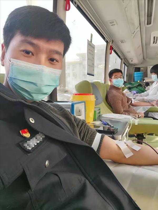青年黨員民警無償獻(xiàn)血