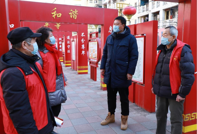 本溪市委政法委機關(guān)黨支部主動與社區(qū)進(jìn)行對接