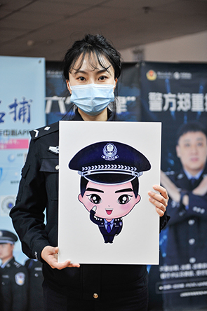 民警設(shè)計(jì)“反詐警寶”強(qiáng)化宣傳效果