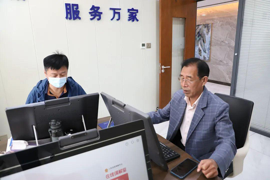 配文1：龍城區(qū)法院特邀調(diào)解員研究矛盾糾紛化解對(duì)策,。