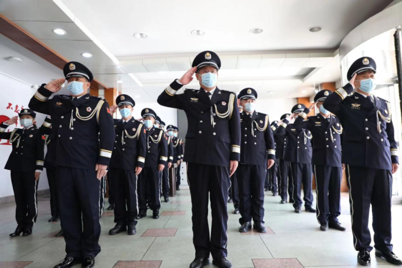 龍港公安向黨旗宣誓