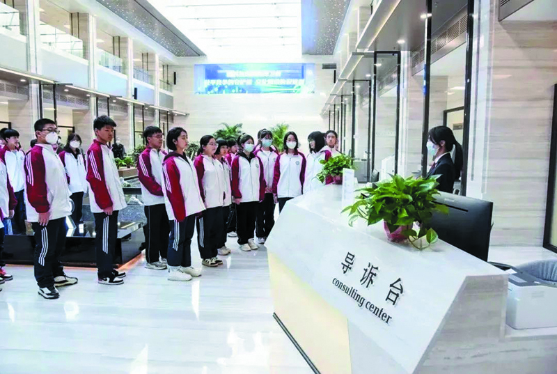 沈陽(yáng)市第五十一中學(xué)50余名學(xué)生走進(jìn)沈陽(yáng)知識(shí)產(chǎn)權(quán)法庭
