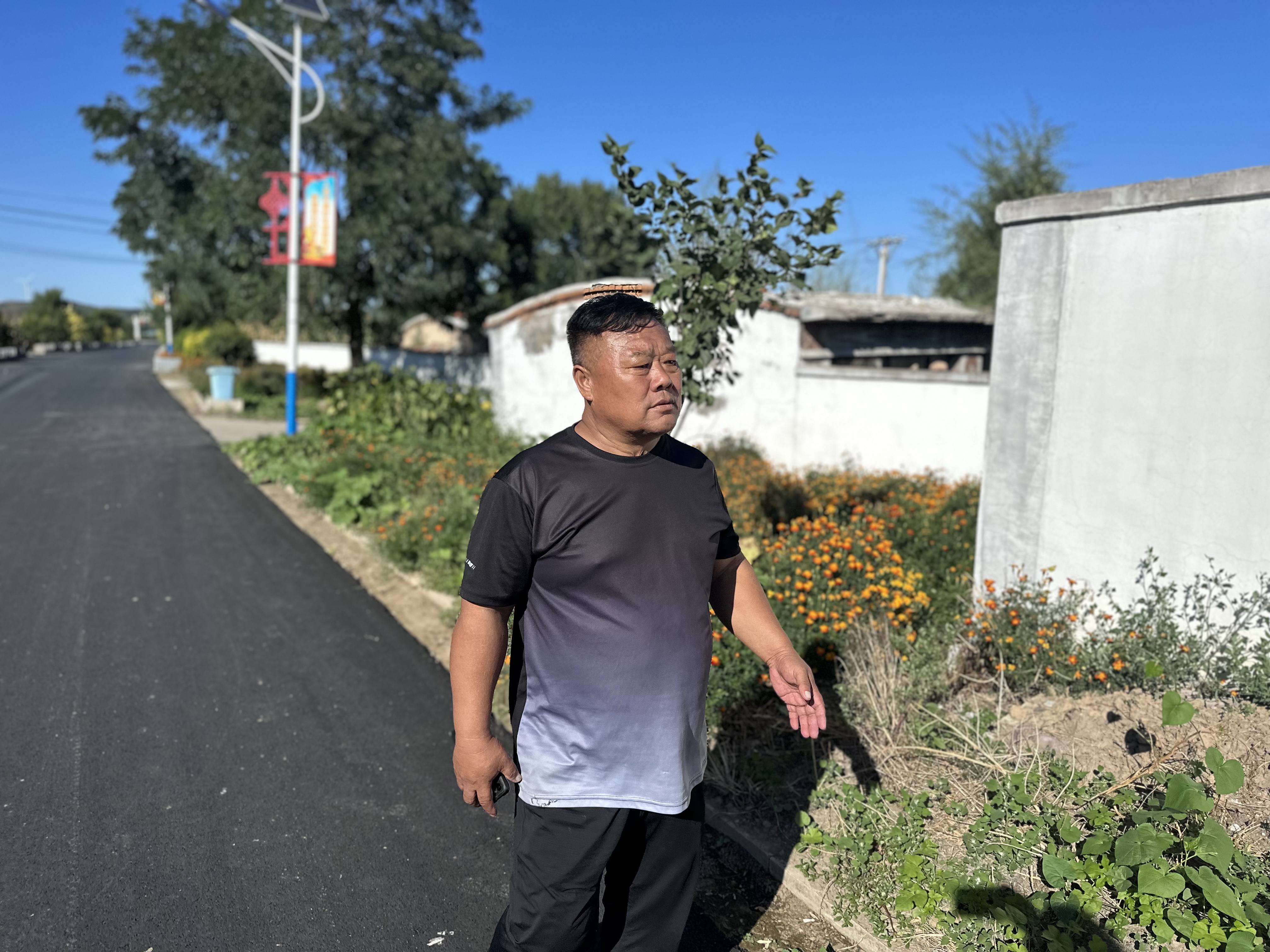 小寺村這條路,，謝仁宏每天都要走上幾遍