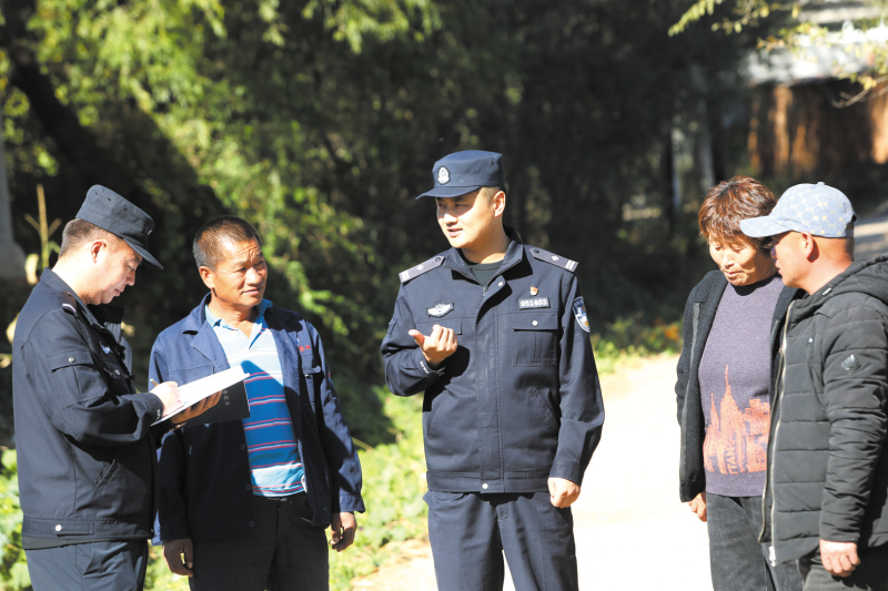 轄區(qū)每一起矛盾糾紛,，民警都會(huì)及時(shí)、耐心化解,。