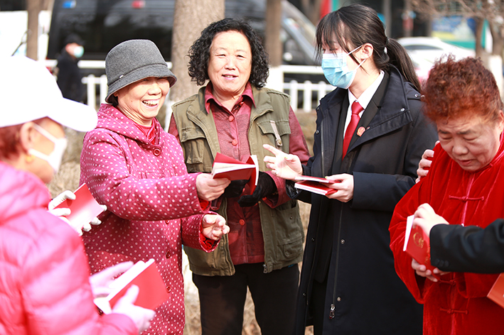5,、溪湖區(qū)法院婦女節(jié)進行普法宣傳