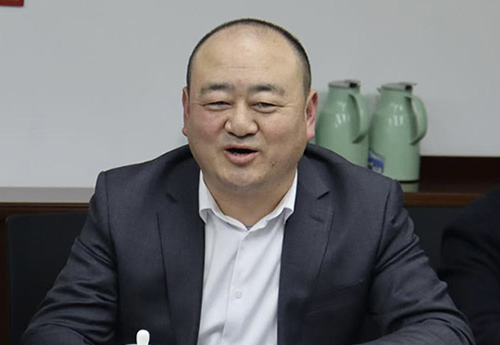 左1遼寧省山西商會(huì)執(zhí)行會(huì)長(zhǎng)薛鋒