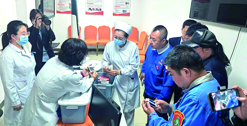 為雷鋒車隊培訓應急醫(yī)療知識11