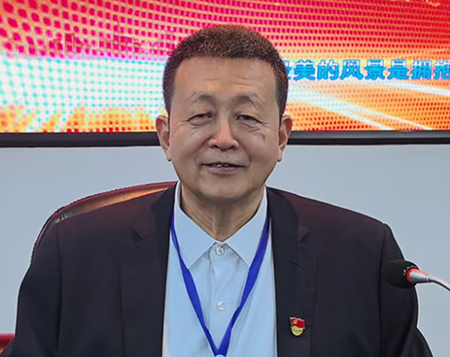 鞍山市創(chuàng)業(yè)企業(yè)協(xié)會(huì)會(huì)長(zhǎng)、黨支部書(shū)記  常玉書(shū)2